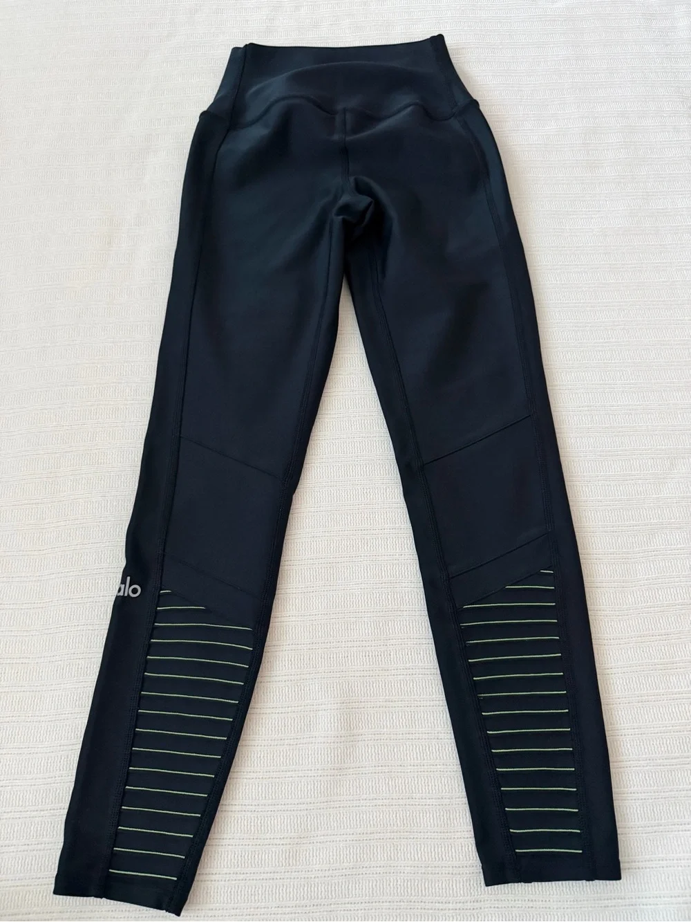 ALO Yoga movement legs